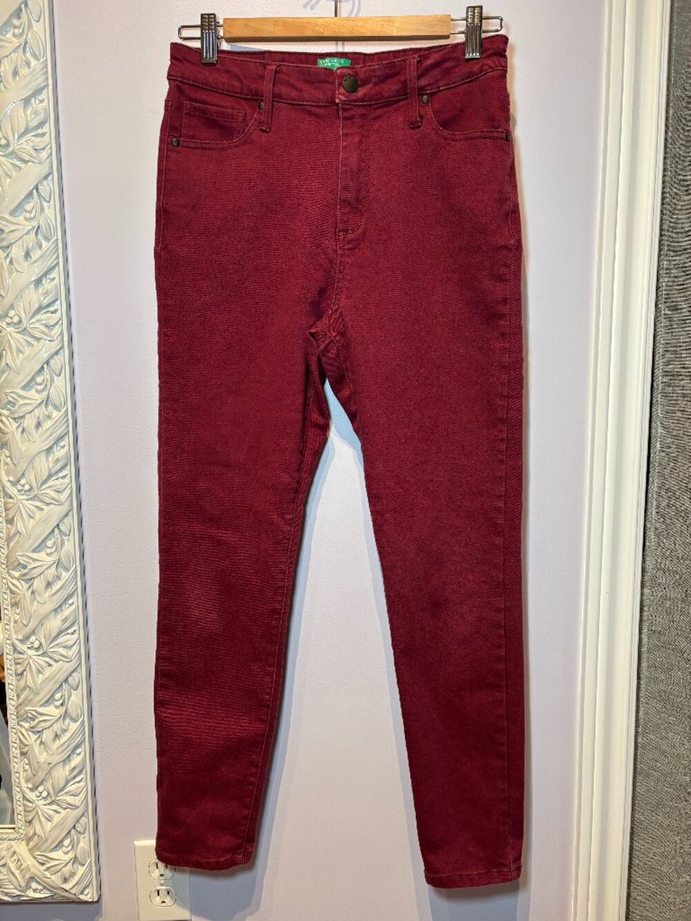 United Colours of Benetton Slim Leg Burgundy Stretch Pants Size 6